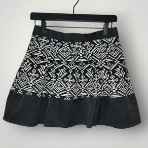 Ya Los Angeles Skirt Size L Black White Pleated Cotton Above Knee Casual